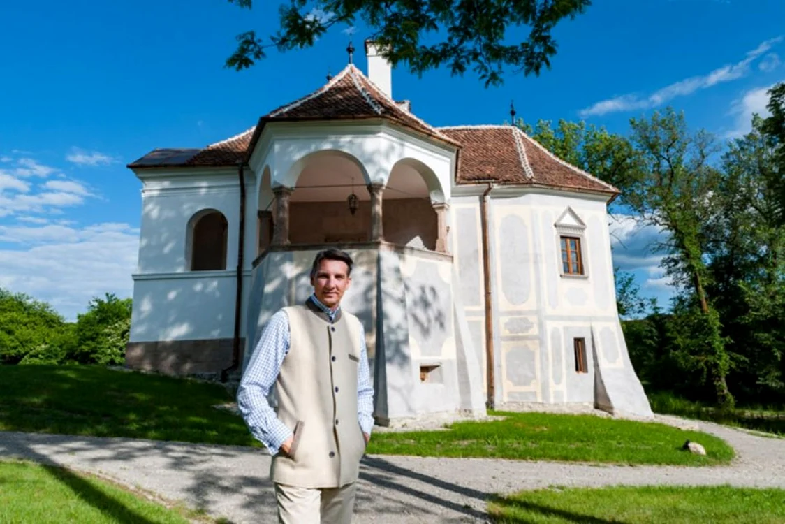 Contele Tibor Kalnoky este prieten bun cu prinţul Charles. FOTO Ochisorul.ro