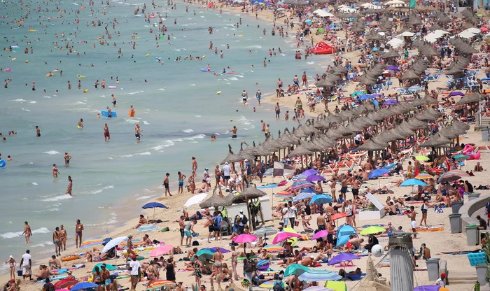 Aglomeraţie mare pe drumul spre mare