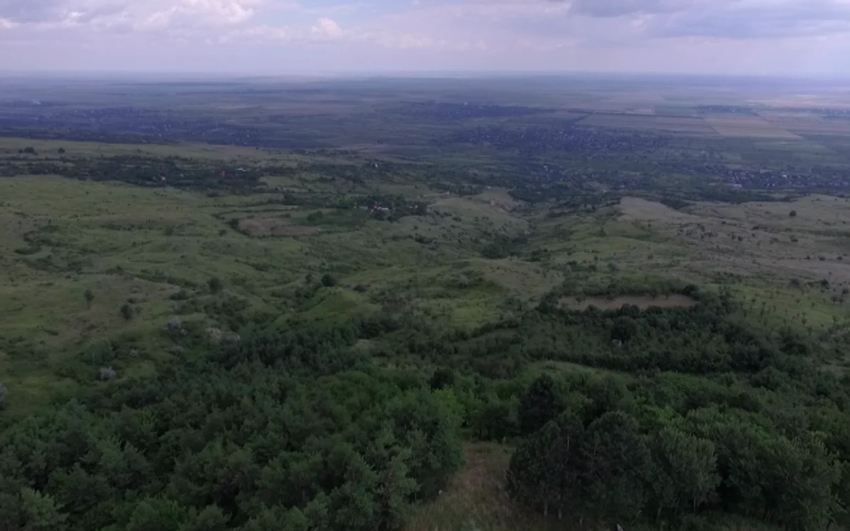 Panoramă de pe vârful Dealului Istriţa