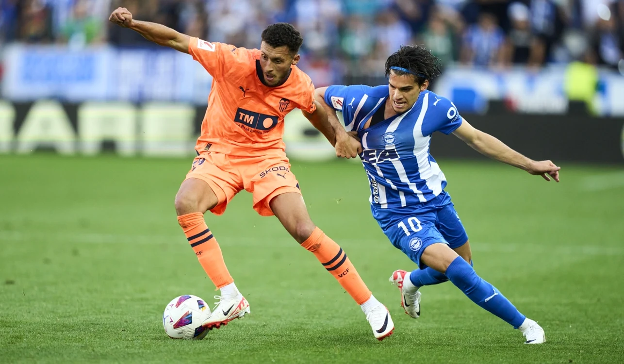 Ianis Hagi (dreapta) va evolua un sezon în Spania (FOTO: Getty Images)