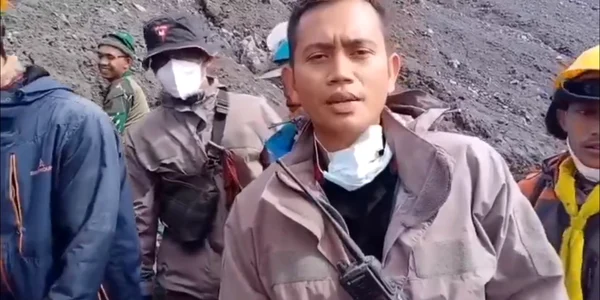Echipa salvare Marapi Indonezia X jpg