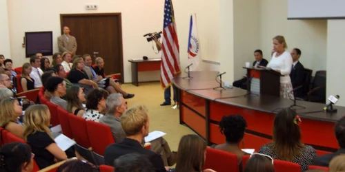 Târgovişte: Voluntarii „Peace Corps” au depus jurământul la Târgovişte