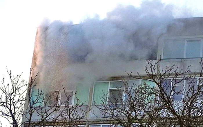 30 de vecini au fost evacuaţi din cauza focului pus de Cosmin 