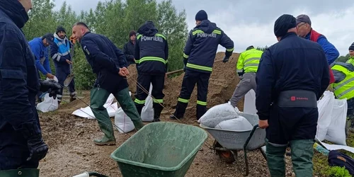 inundatii brasov jandarmeria BV jpg