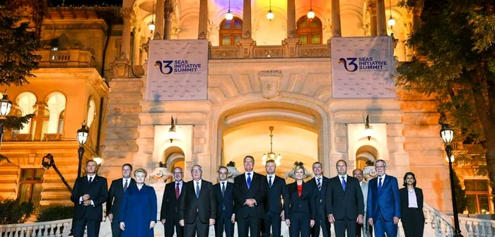 Summitul Iniţiativa Celor Trei Mări poza de grup FOTO presidencyro