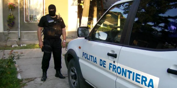 Poliţia de frontieră le-a întocmit dosare penale