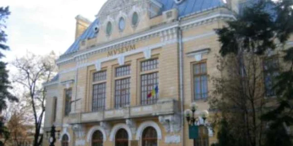 Atât la Muzeul Judeţean cât şi la Biblioteca Judeţeană sunt o serie de spaţii care stau nefolosite