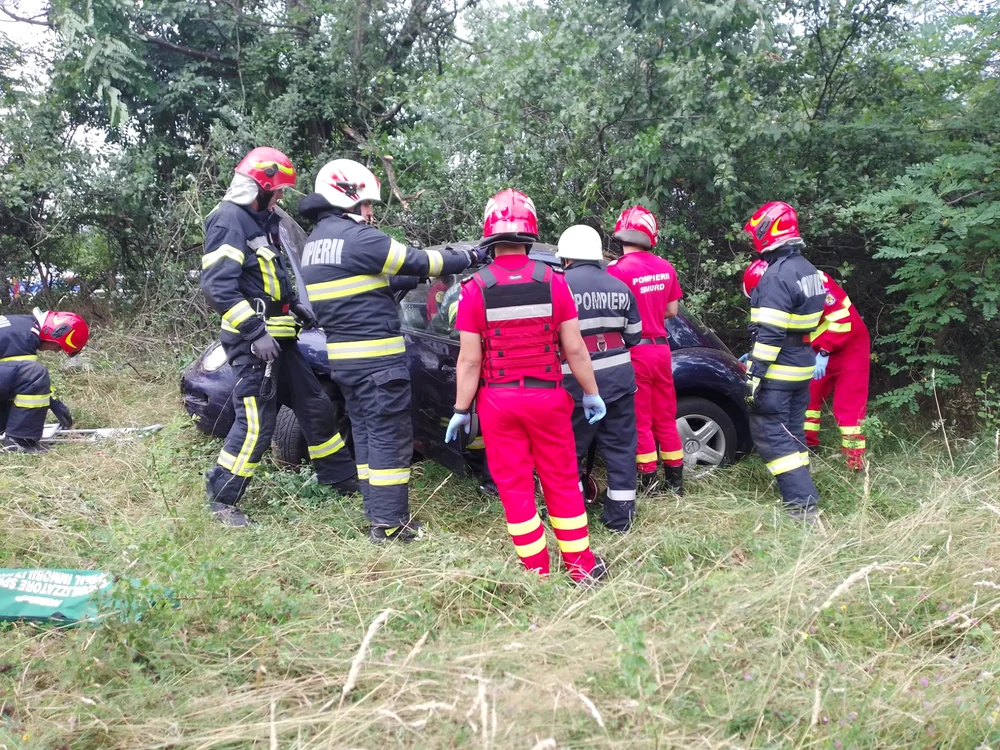 Patru persoane au fost rănite în urma accidentului FOTO ISU 