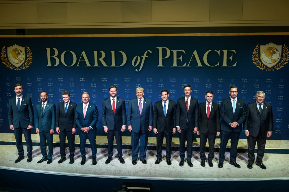 AUR îl atacă pe Nicușor Dan, pentru deplasarea din America: „Nu a existat nici măcar o fotografie oficială comună”