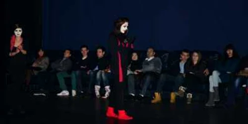 Trupa "De ce ficatu?" a impresionat juriul de la Ploieşti