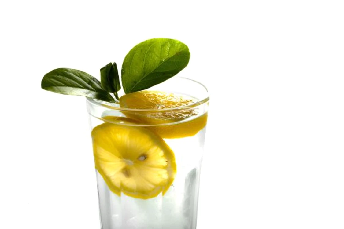 
    Sănătatea ficatul poate fi îmbunătăţită şi prin dietă.www.clickpentrufemei.ro  