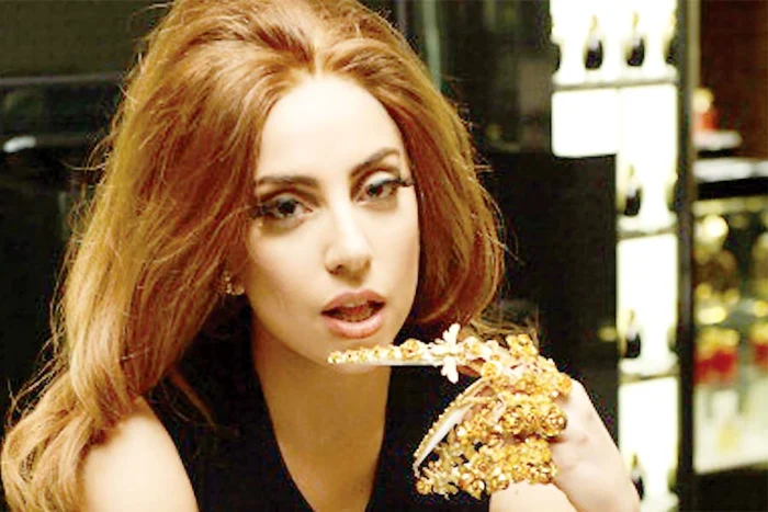 Cântăreaţa de  27 de ani deţine  un restaurant  exclusivist  în New York (Fotografii: Guliver/splashnews/wenn/reuters)