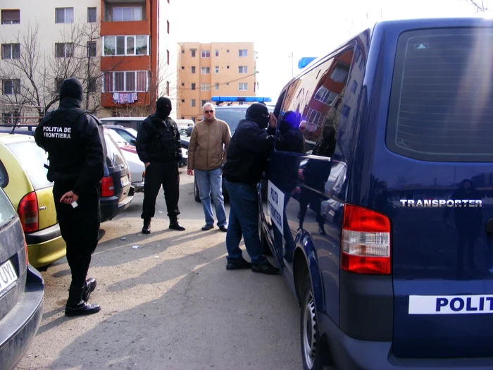 Controale ale poliţiştilor bucureşteni la peste 20 de societăţi comerciale din domeniul panificaţiei  FOTO Adevărul