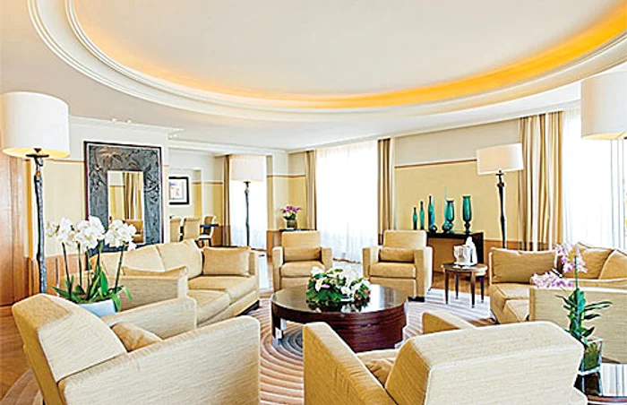Locul 4 – Hotelul Martinez din Cannes (Franţa) are un preţ pe noapte de 37.500 $ (125.619 lei)