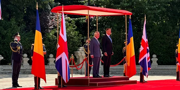 Klaus Iohannis si Charles pe platoul de la Cotroceni FOTO Andreea Rubica jpg