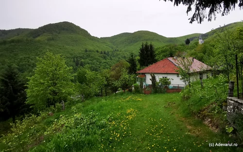 Satul Sacaramb din Hunedoara  Foto Daniel Guță (95) JPG
