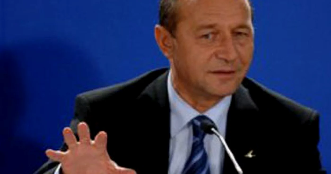 Băsescu, chemat să medieze conflictul din Justiţie