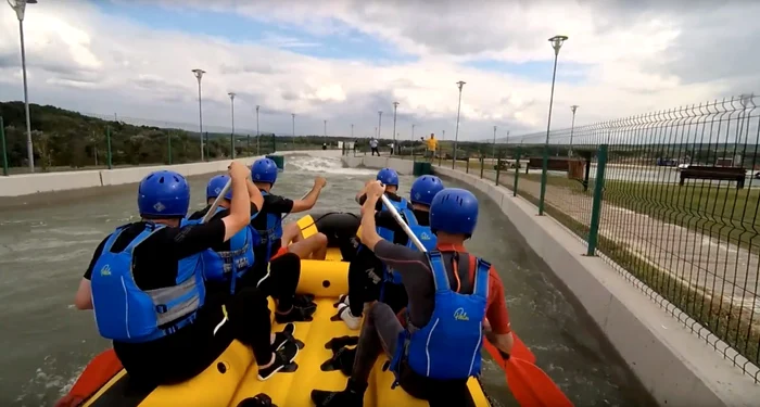 Pe traseul de river rafting FOTO Cornisa Aquapark & Sports Botosani