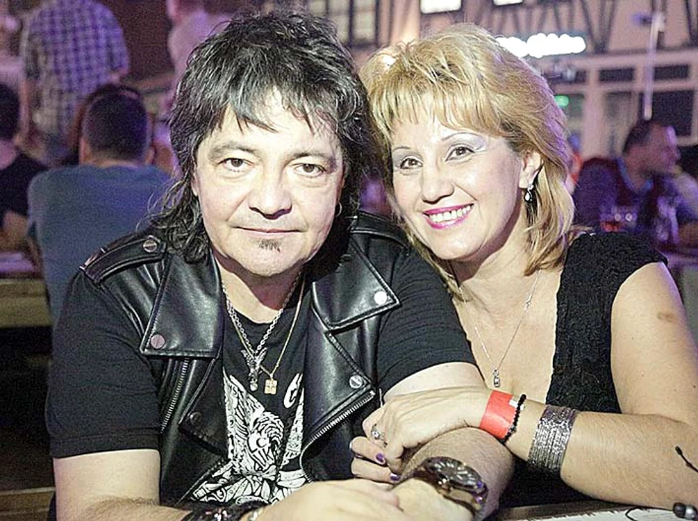 2010. Leo şi Paula, fericiţi, înainte de apariţia impresarei