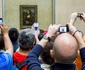 Turiști grămadă ca s o imortalizeze pe Mona Lisa în Paris Foto odysseytraveller com jpg