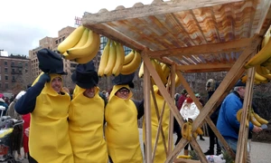 Cărucioare de supermarket în gura lui Trump jpeg