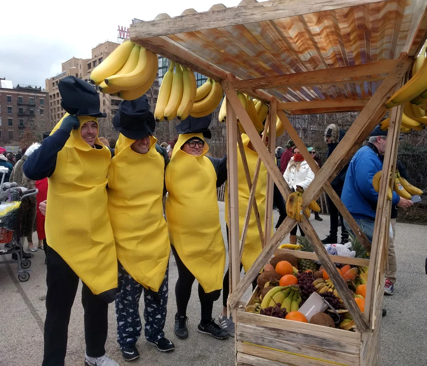 Cărucioare de supermarket în gura lui Trump jpeg