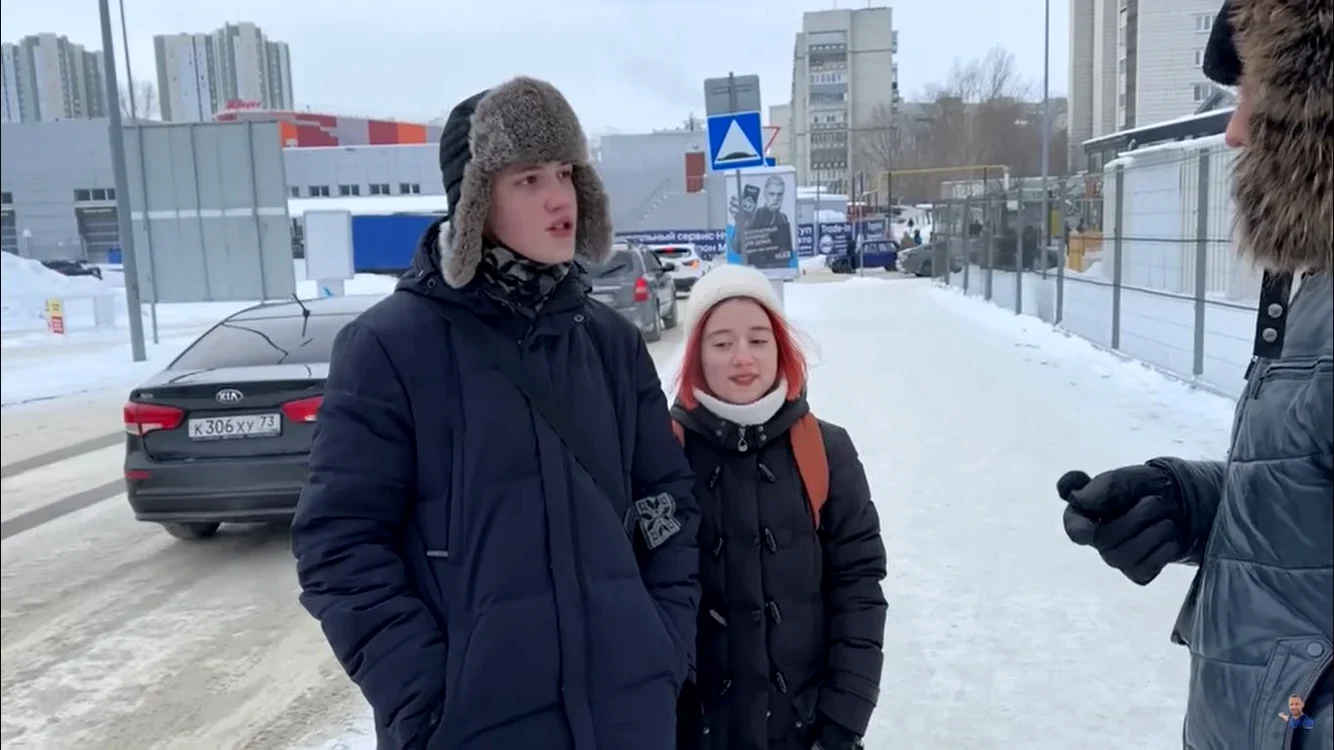 Ruși intervievați. Foto: captură video.
