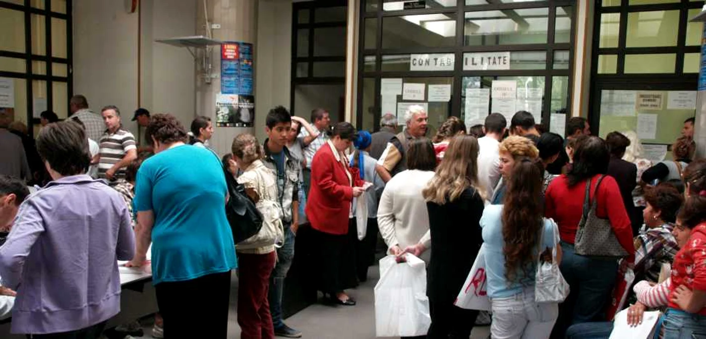 Peste 250 de persoane din Prahova au şansa să-şi găsească un job în acaestă săptămână (foto: Alex Policală)