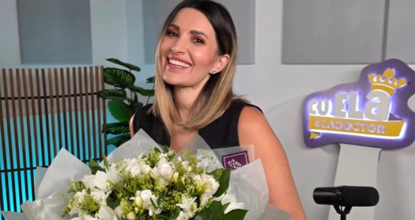 Ela Crăciun sărbătorește 19 ani de televiziune foto: Arhiva personală 