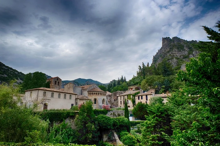 Saint-Guilhem-le-Désert, satul din Franța vizitat de peste 800.000 de turiști / FOTO: Pixabay