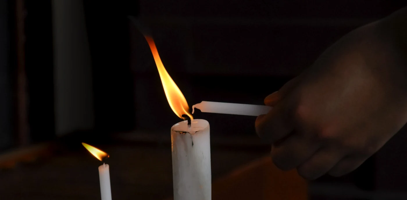 Lumânarea aprinsă în Noaptea de Înviere nu se aruncă