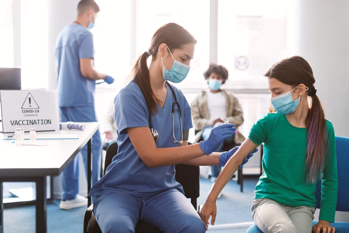 
    Avem pe piață vaccinuri care sunt foarte eficiente față de toate varintele de virus SARS-CoV-2 Foto: Shutterstock  