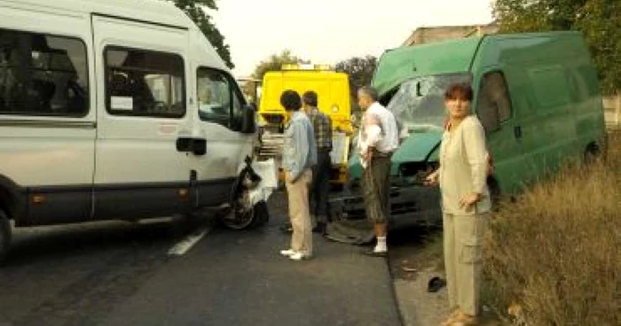 Hunedoara: UPDATE Un pieton băut a provocat un accident cu opt victime
