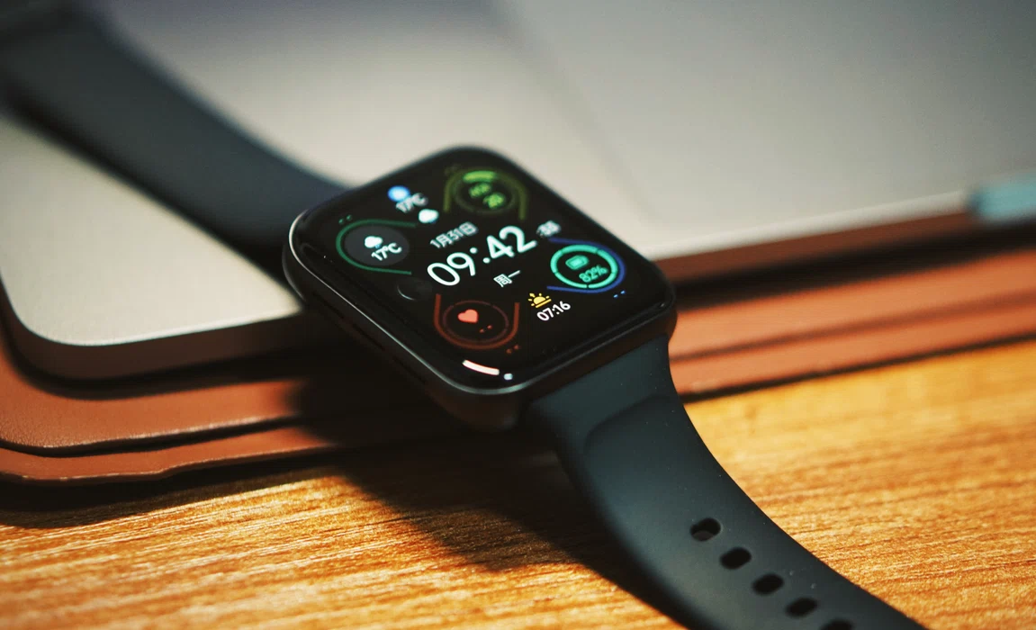 smartwatch advert png