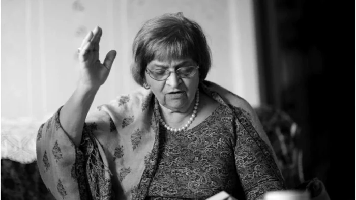 Prof. Raisa Vieru i-a dedicat soţului său două volume. Foto: newmaker
