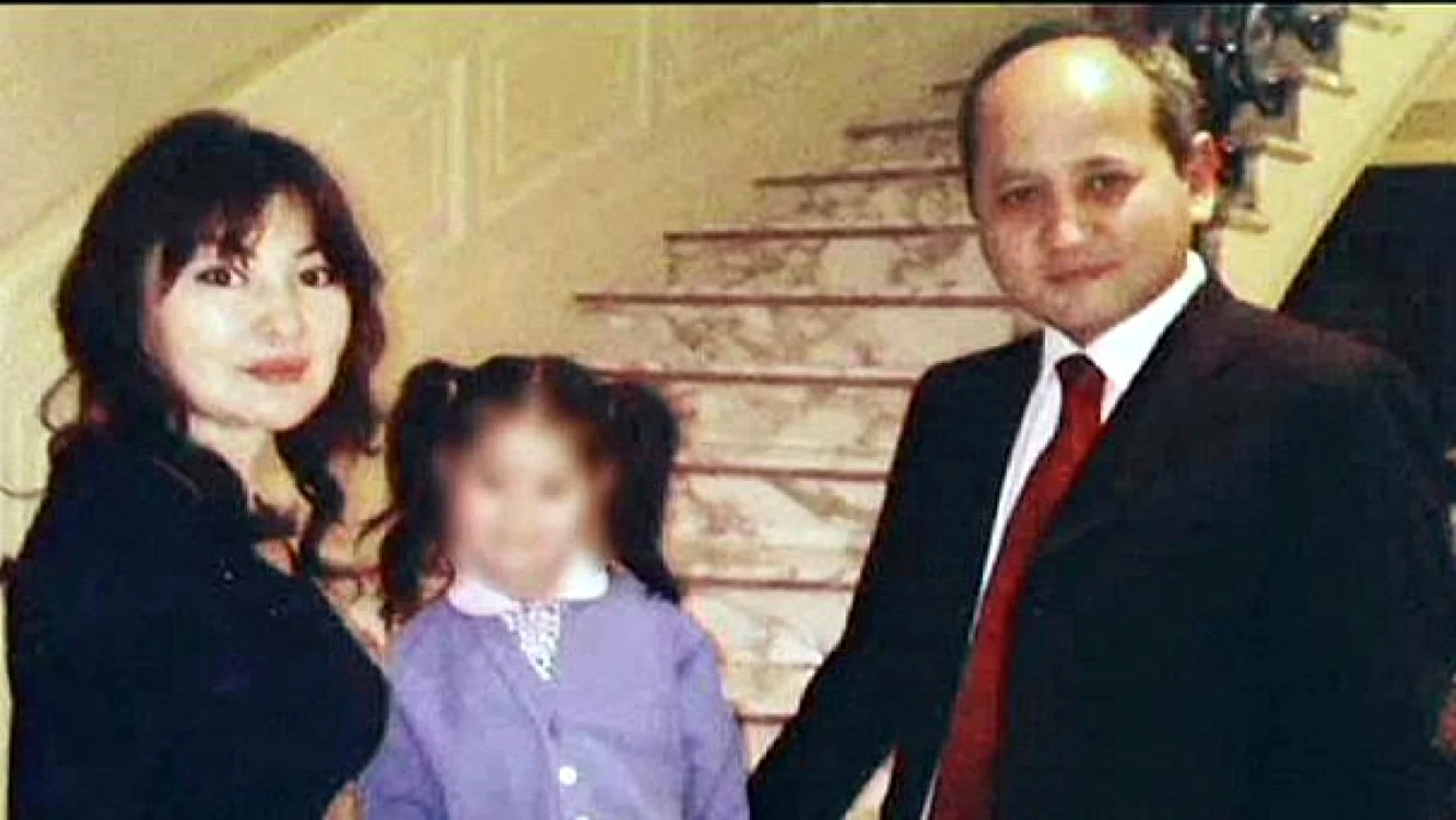 Bancherul Moukhtar Abliazov, împreună cu soţia lui Alma Chalabaeva şi fetiţa celor doi.                  FOTO: Euronews