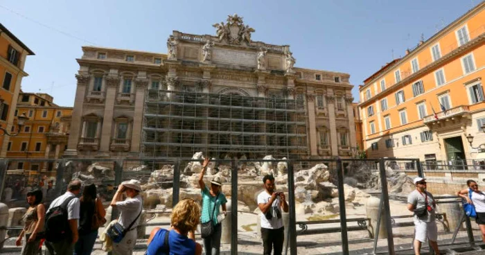 fontana di trevi 