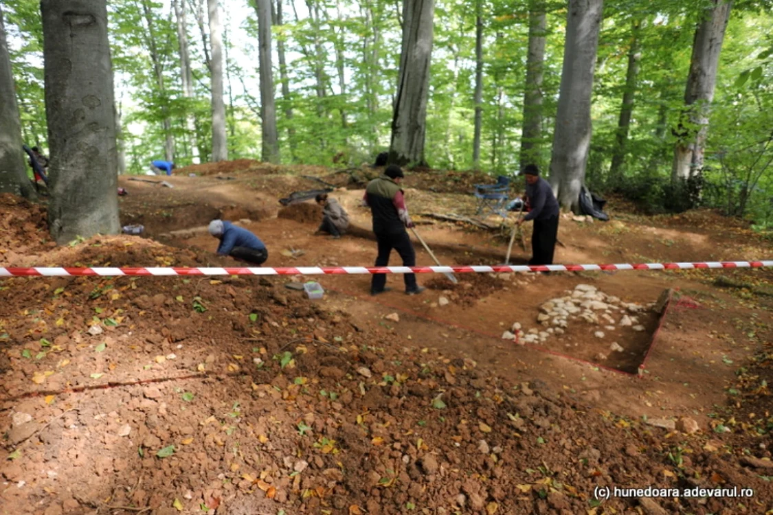 sapaturi cetatea dacica piatra rosie adevarul foto daniel guta