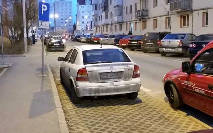 Mihaela Faghi a luptat opt luni pentru ca Primăria Sibiu să îi marcheze locul de parcare cu însemnele specifice pentru persoanele cu handicap FOTO Traian Deleanu