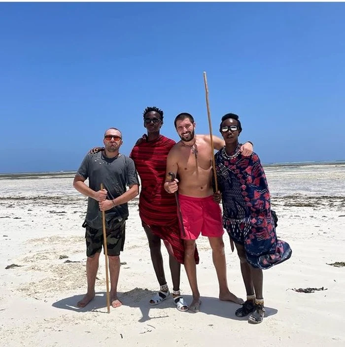 
    Cătălin Cazacu s-a împrietenit cu localniciifoto: arhivă personală  