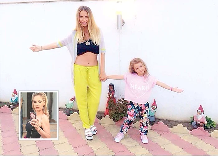 Andreei îi mai  trece dorul de  micuţă, când  se uită la telefon