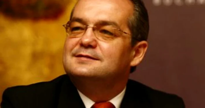Emil Boc: "Salariile din învăţământul preuniversitar vor creşte cu 78%"