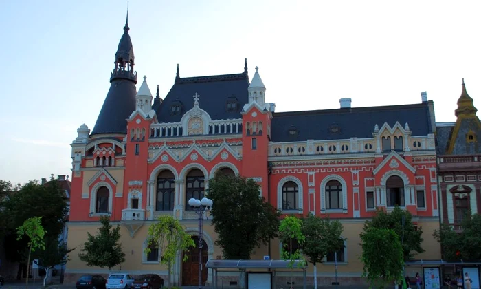 Cum arată Palatul Episcopiei Greco Catolice din Oradea după stingerea incendiului devastator de sâmbătă / FOTO  jpeg