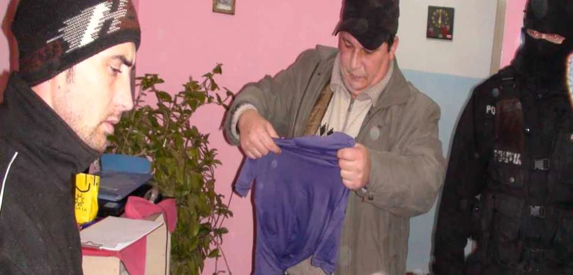 Percheziţie la tâlharii din Dumbrăveni. FOTO