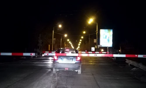 Șoferița nu a coborât din mașină jpeg