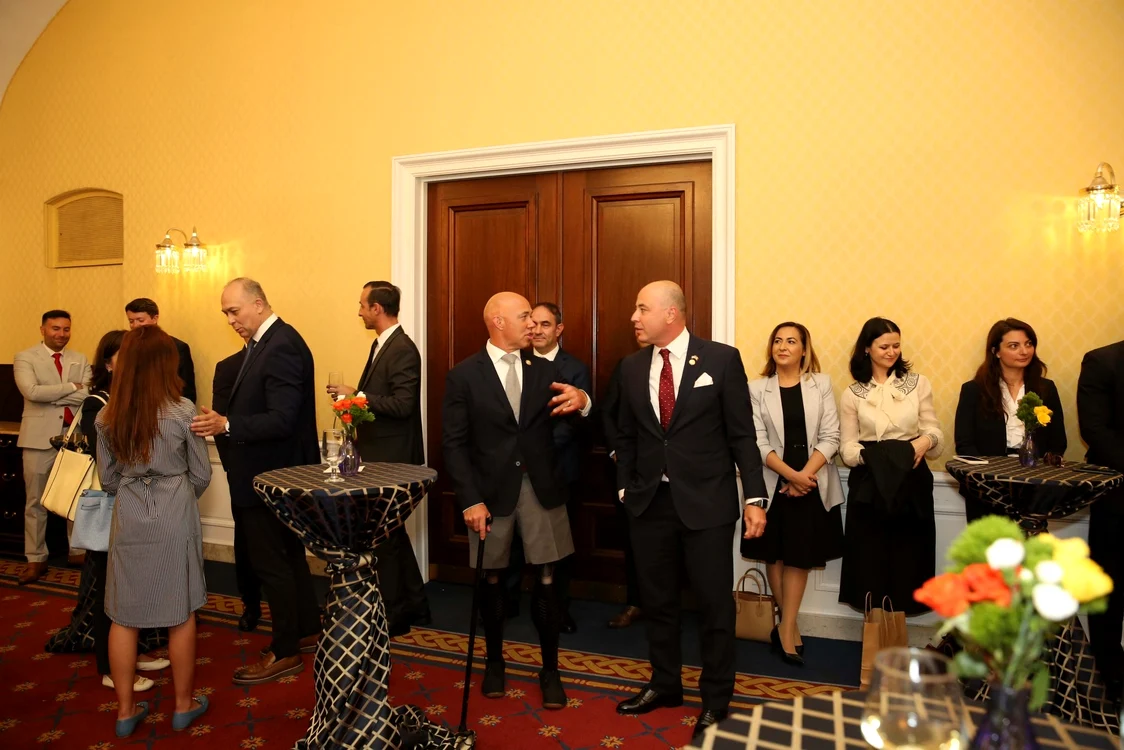 Andrei Muraru, la recepţia relansării Grupului de Prietenie România-SUA. FOTO: Facebook