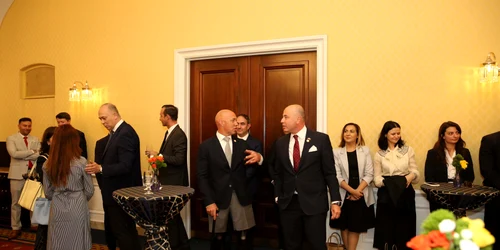 receptie grupul de prietenie romania sua facebook jpg