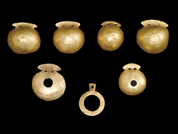 Amulete din aur din necropola Varna II