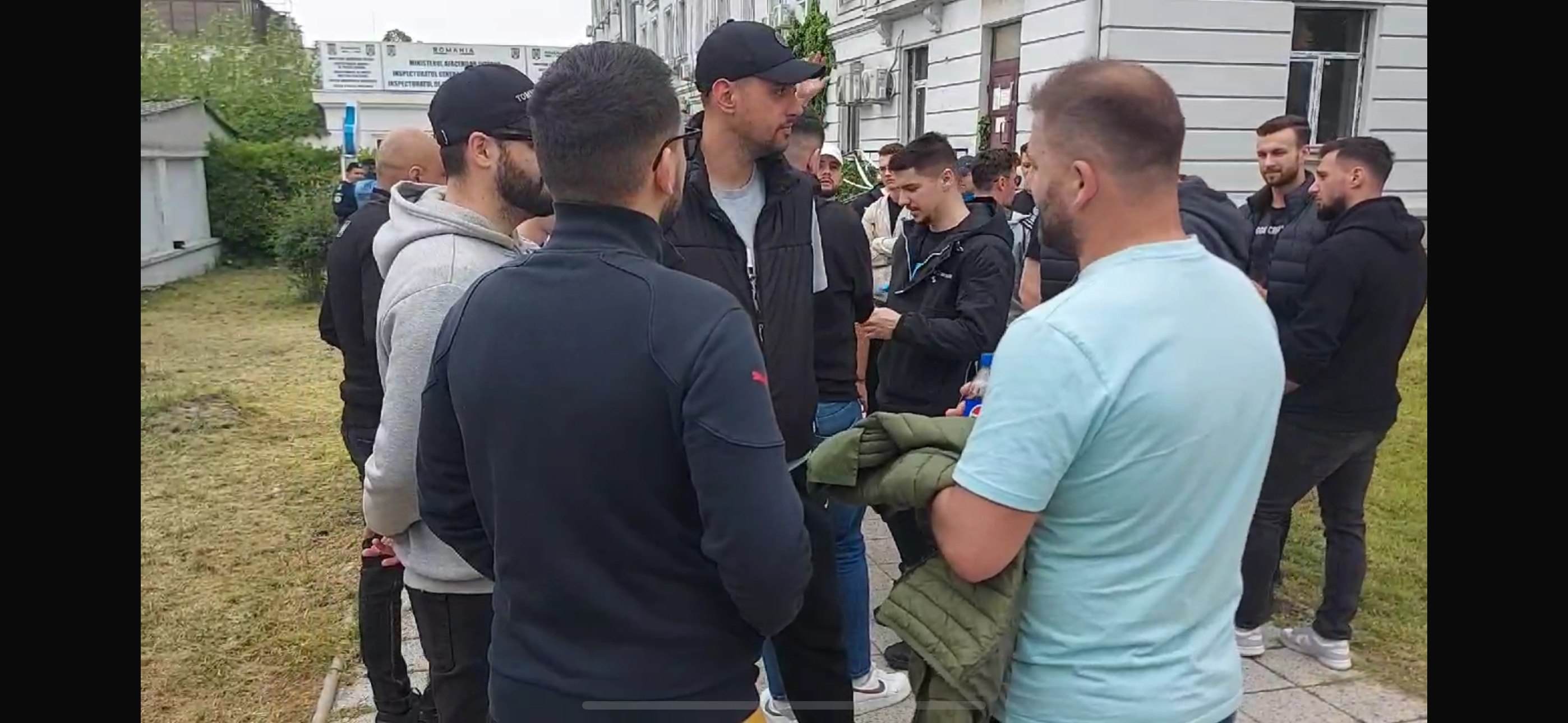 Protest al polițiștilor din Constanța timp de patru zile, reorganizare eșuată la IPJ. Protest al polițiștilor din Constanța timp de patru zile, reorganizare eșuată la IPJ.