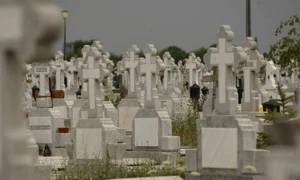 cimitir morminte jpeg
